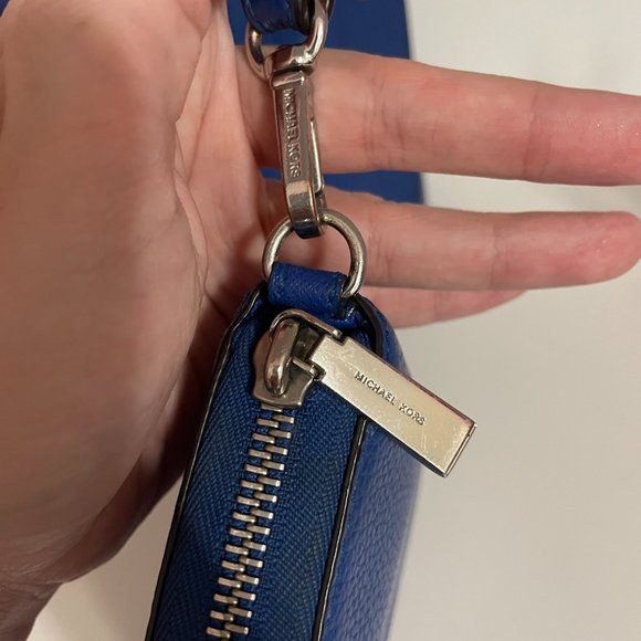MICHAEL KORS Mercer Electric Blue Pebbled Leather Medium Messenger Bag & Wallet - Picture 13 of 15
